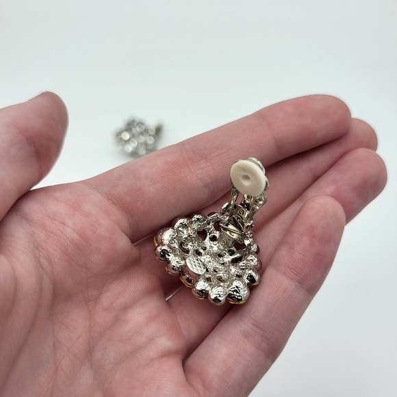 Clip on heart earrings - Picture 3 of 4